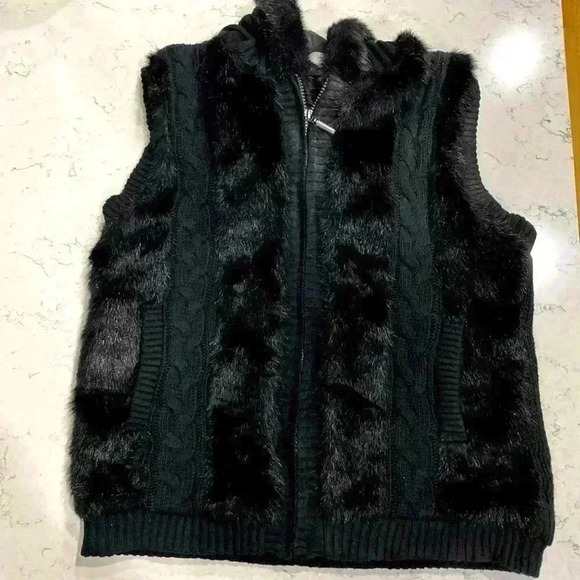 Green Tea Black Vest - Picture 1 of 13